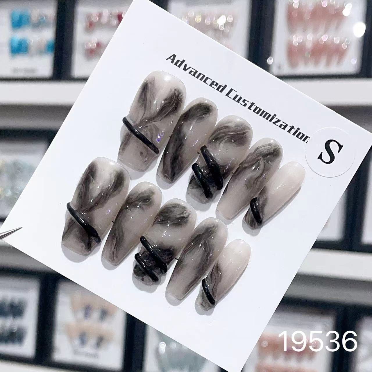 19536#Black Wrap Medium T