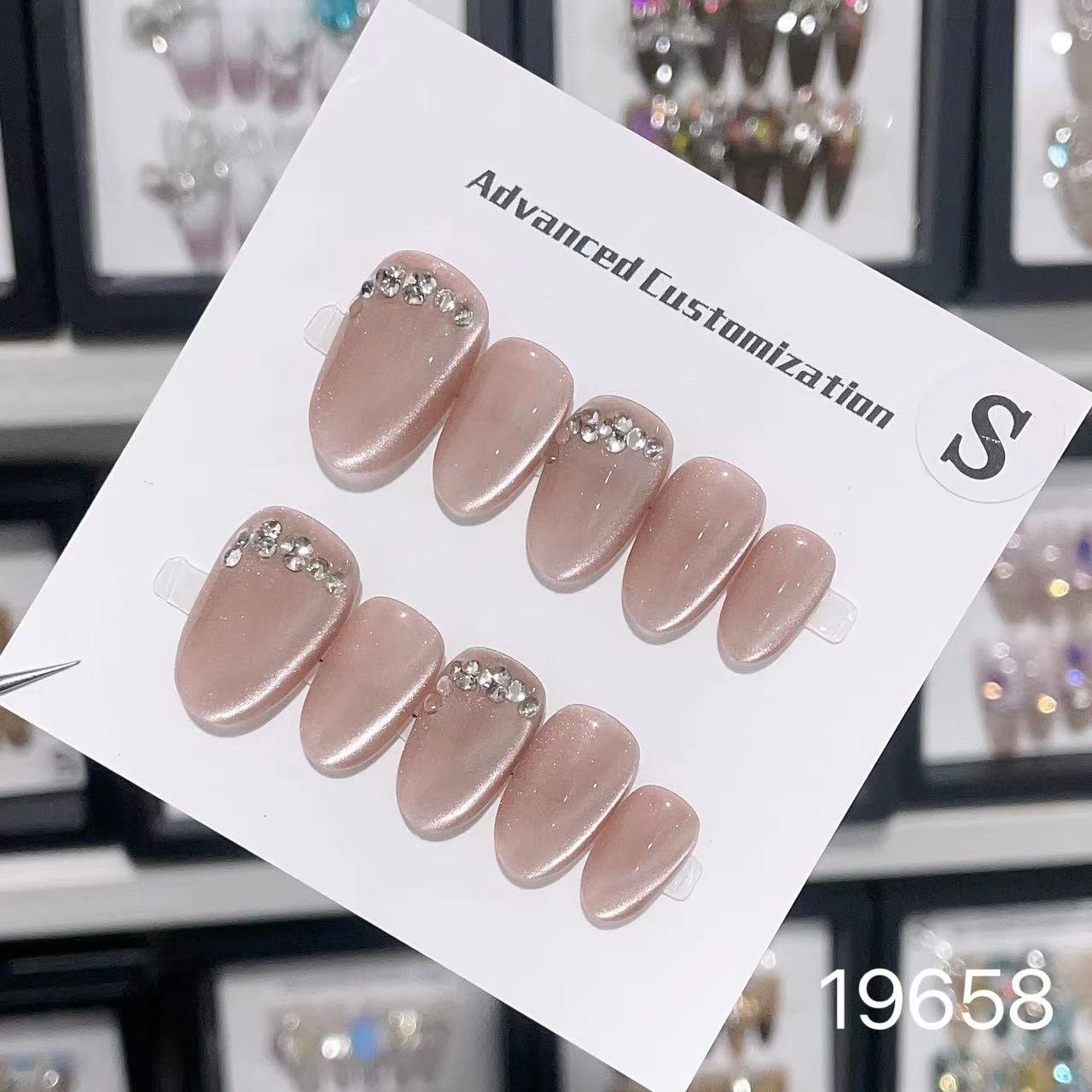 19658#Cat's Eye Queen