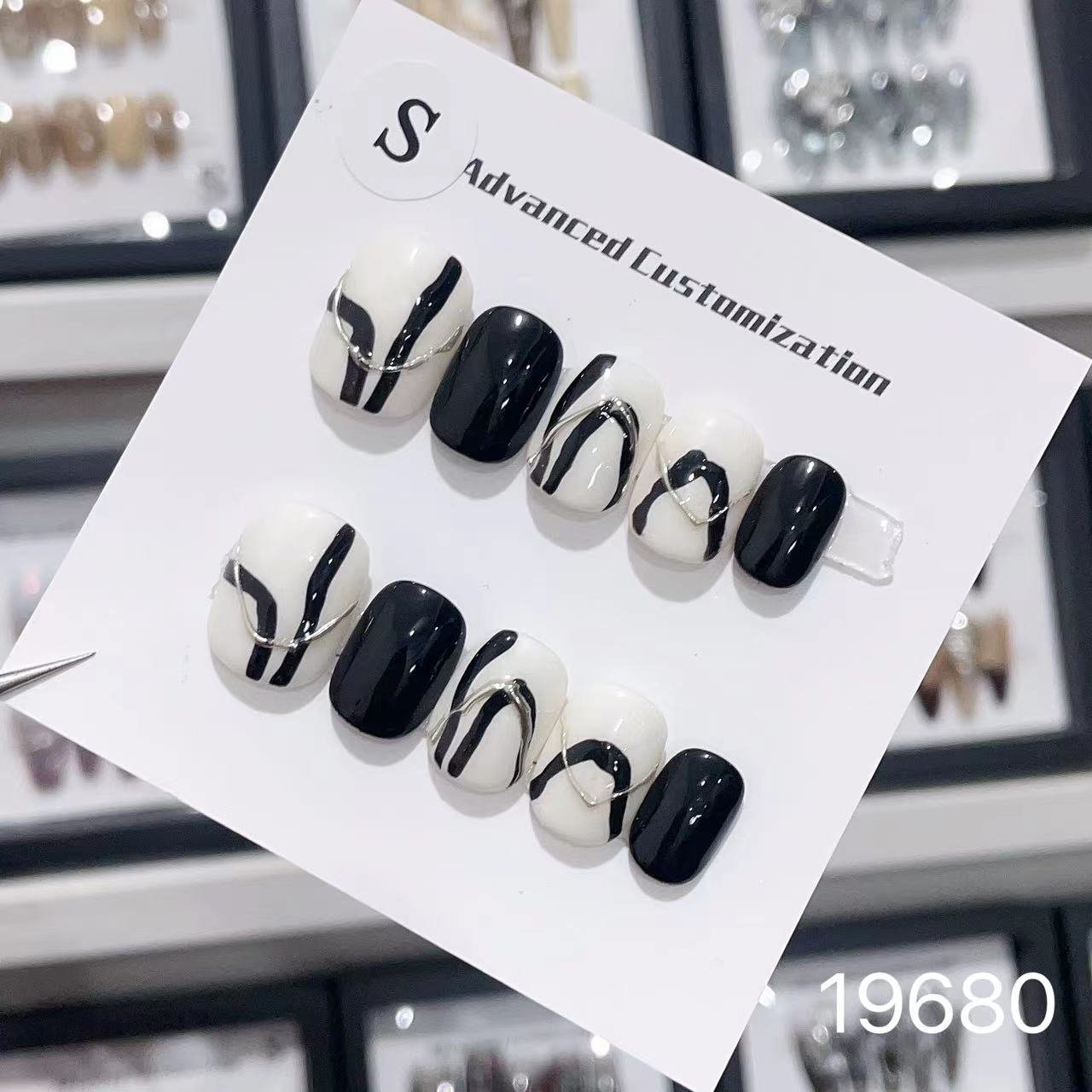 19680#Black and White Art